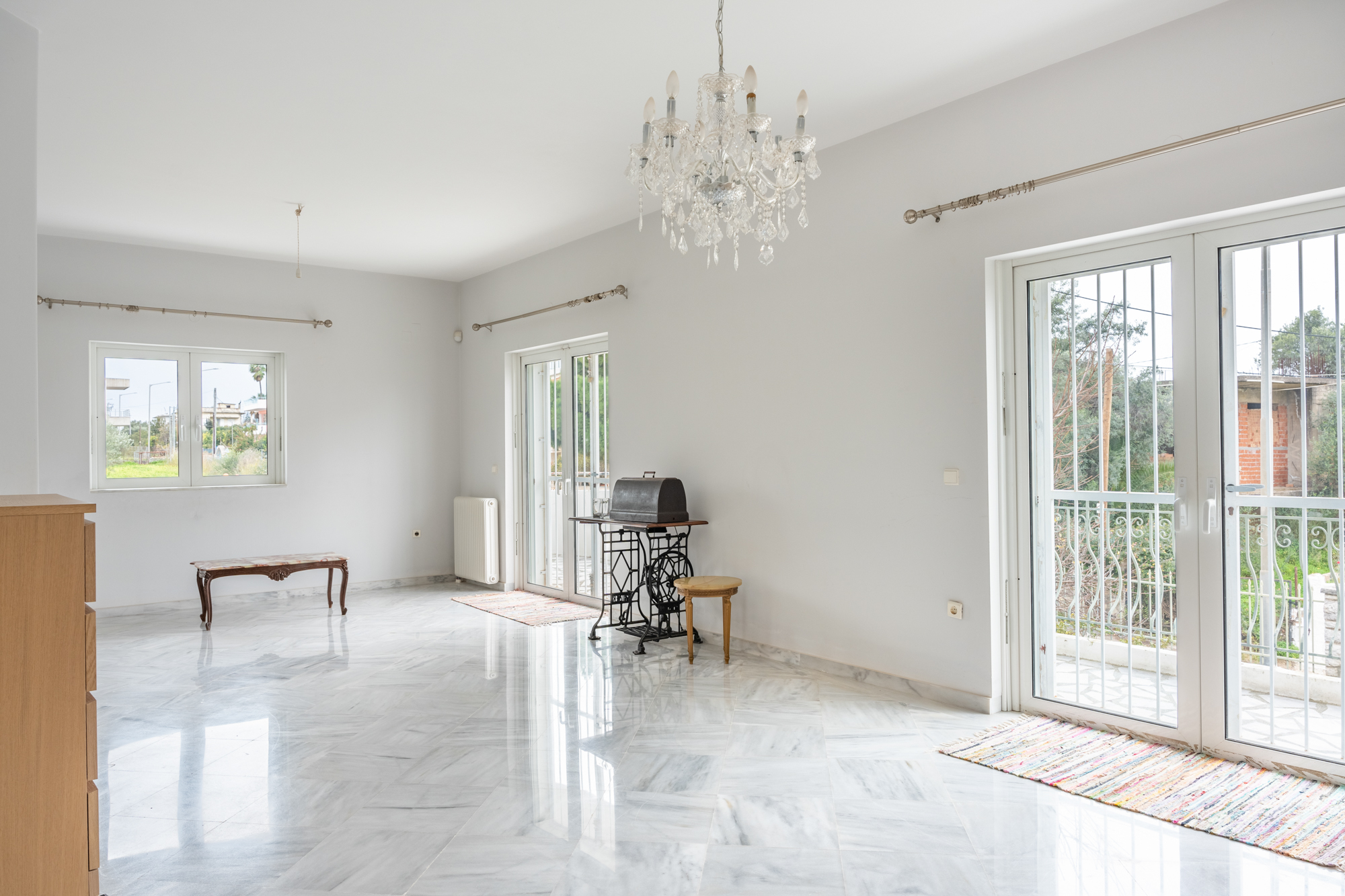 Balcony with panoramic mountain view